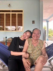 Heartwarming Moments: Miss Universe Vietnam Ngoc Chau and Her Mother’s Inspiring Bond - image 6