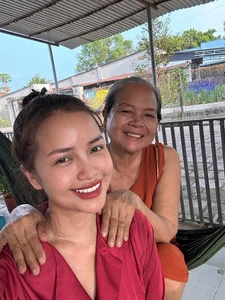 Heartwarming Moments: Miss Universe Vietnam Ngoc Chau and Her Mother’s Inspiring Bond - image 3