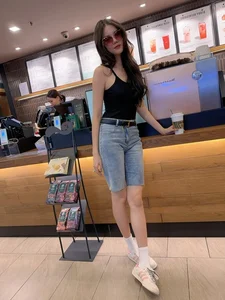 Hien Thuc Embraces Single Life While Do Thi Ha Radiates Elegance - image 0