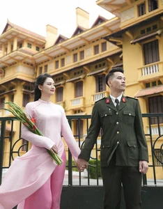 Volleyball Star Reveals Beautiful Wedding Photos Featuring Groom in Military Uniform - image 2