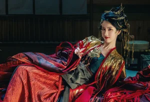 Esther Yu Captivates Fans with Stunning Visuals in New Historical Drama - image 4