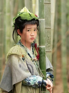 Esther Yu Captivates Fans with Stunning Visuals in New Historical Drama - image 3