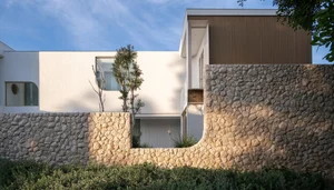 Modern Thai Garden House and Cafe: A Unique U-Shaped Architectural Design - image 5