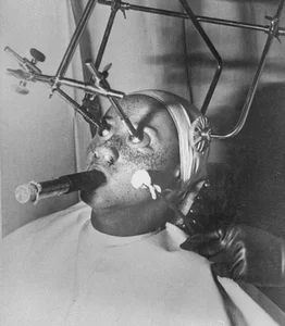 Bizarre Beauty Inventions from History: How People Prettied Up - image 7