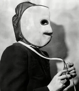 Bizarre Beauty Inventions from History: How People Prettied Up - image 4