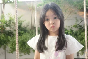 Heartwarming Family Moments: Actress Diễm My 9x Shares Personal Photos - image 2