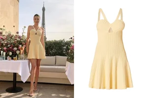 Supermodel Miranda Kerr Redefines Chic and Elegant Style at Age 40 - image 4