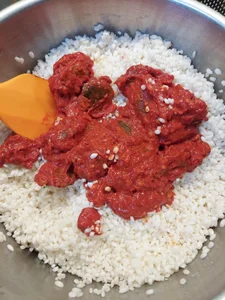 How to Cook Perfect Xoi Gac: The Traditional Vietnamese Red Sticky Rice for Tet - image 2