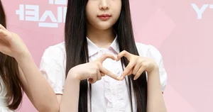 Rookie Idol Faces Backlash Over Heavily Edited Social Media Photos - image 3