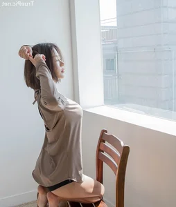 An Seo Rin: Exploring the Latest Korean Swimwear Fashion Trends Through a Professional Studio Photoshoot - image 32