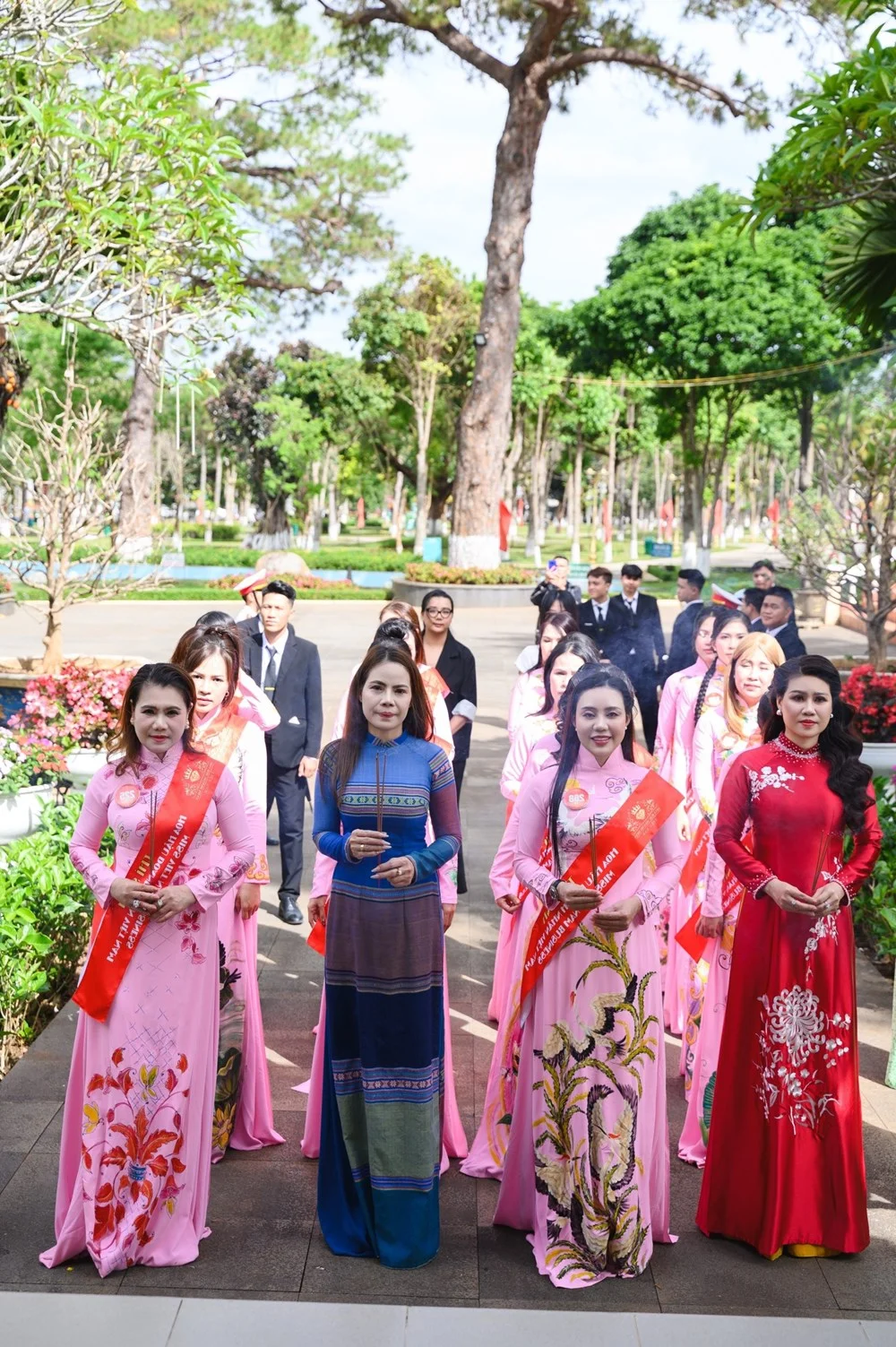 Miss Business Vietnam 2026: Elegant 'Hương sắc đại ngàn' Ao Dai Showcase by Designer Tommy Nguyễn in the Heart of Pleiku, Gia Lai