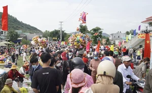 Unique One-Day Tet Markets: A Rare Vietnamese Cultural Tradition - image 7