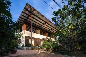 Stunning 1,200 m2 Open-Design Garden House Embraces Nature - image 2