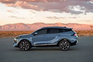 Top Fuel-Efficient Hybrid SUVs and High-Clearance Vehicles of 2026 - image 5