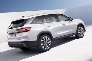 Top Fuel-Efficient Hybrid SUVs and High-Clearance Vehicles of 2026 - image 3