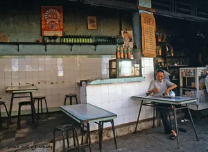 Vintage Cho Lon 1989: A Nostalgic Journey Through the Lens of a Japanese Photographer - image 5