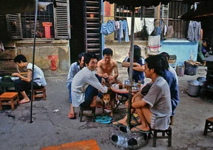Vintage Cho Lon 1989: A Nostalgic Journey Through the Lens of a Japanese Photographer - image 3