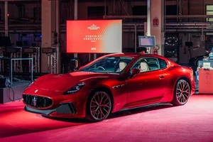 Maserati Grecale Debuts V6 Engine Option Outside Trofeo Trim: Coming to Vietnam? - image 4