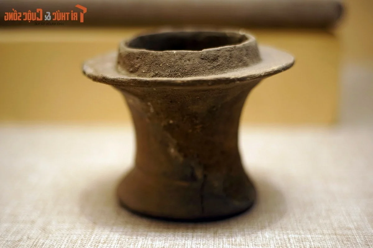 Thousand-Year-Old Ancient Treasure Discovered in Can Gio Vietnam Including Gold and Jade Artifacts