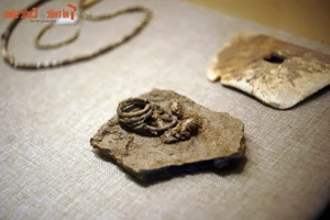 Thousand-Year-Old Ancient Treasure Discovered in Can Gio Vietnam Including Gold and Jade Artifacts - image 12