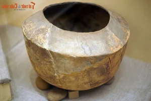 Thousand-Year-Old Ancient Treasure Discovered in Can Gio Vietnam Including Gold and Jade Artifacts - image 10