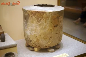 Thousand-Year-Old Ancient Treasure Discovered in Can Gio Vietnam Including Gold and Jade Artifacts - image 4