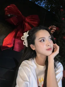 Beautiful Quynh Luong Shows Off Her Radiant Late Pregnancy Baby Bump - image 5
