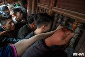 Unique Fertility Rituals: The Tradition of Mat Grabbing at Vietnamese Festivals - image 13