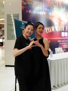 Vietnamese Celebrity Update: Hoai Linh Returns to the US and Heartfelt Tributes - image 10