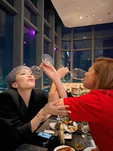 Vietnamese Celebrity Update: Hoai Linh Returns to the US and Heartfelt Tributes - image 39