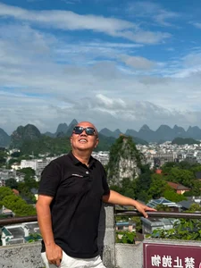 Vietnamese Celebrity Update: Hoai Linh Returns to the US and Heartfelt Tributes - image 49