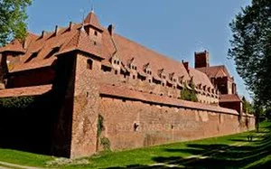 The Breathtaking Castle That Took Over 130 Years to Build - image 3
