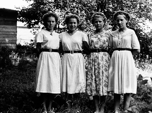 A Rare Glimpse: Daily Life of Women in 1950s Soviet Union - image 6