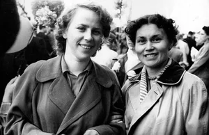 A Rare Glimpse: Daily Life of Women in 1950s Soviet Union - image 13