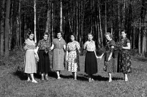 A Rare Glimpse: Daily Life of Women in 1950s Soviet Union - image 11