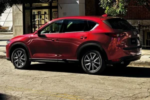 Mazda CX-5 2.0L FWD Luxury 2021: A Perfect Blend of Elegance, Performance, and Advanced Safety Technology - image 10