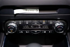 Mazda CX-5 2.0L FWD Luxury 2021: A Perfect Blend of Elegance, Performance, and Advanced Safety Technology - image 3