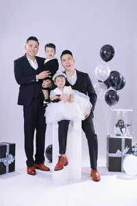 Family Style: Ha Tri Quang and Thanh Doan’s Matching Outfits with Their Children - image 6