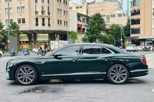 Exquisite Bentley Flying Spur V8 in Rare Custom Color for Sale in Ho Chi Minh City - image 3
