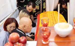 Vietnamese Entertainment News July 8: Mourning the Loss of Respected Artists - image 31