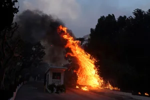 Devastating California Wildfires Force Evacuation of 30,000 Residents - image 13