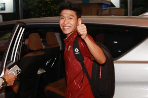 Coach Kim Sang-sik and Vietnam U23 Celebrate Historic Championship Victory - image 7