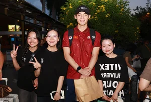 Coach Kim Sang-sik and Vietnam U23 Celebrate Historic Championship Victory - image 9