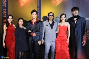 Chi Pu Stuns as a Blooming Rose on the Red Carpet: A True Fashion Icon - image 5