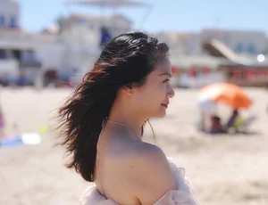 Vietnamese Actress Kieu Anh Stuns in Bikini Photos at Age 42 - image 4