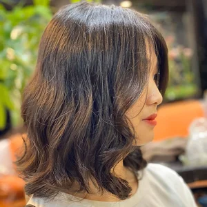 5 Trendy Shoulder-Length Hairstyles to Rock This Summer Season - image 6