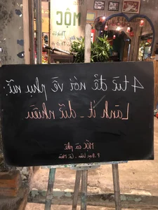 Hilarious Notice Board at Mekong Delta Cafe Goes Viral Online - image 9