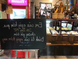 Hilarious Notice Board at Mekong Delta Cafe Goes Viral Online - image 7
