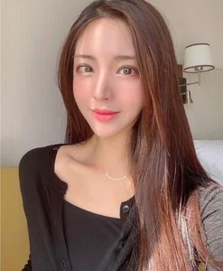 Korean Flight Attendant Inspires with Dedicated Fitness and Body Goals - image 7