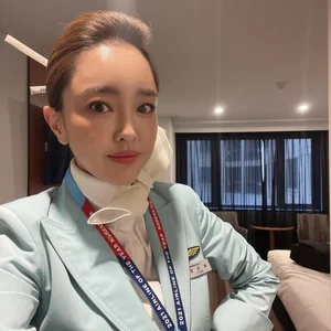 Korean Flight Attendant Inspires with Dedicated Fitness and Body Goals - image 0